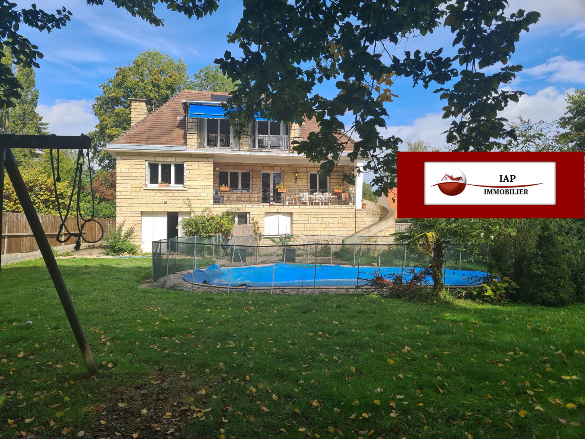 MAISON FAMILIALE  +  APPARTEMENT INDEPENDANT. AU COEUR D'ORGERUS