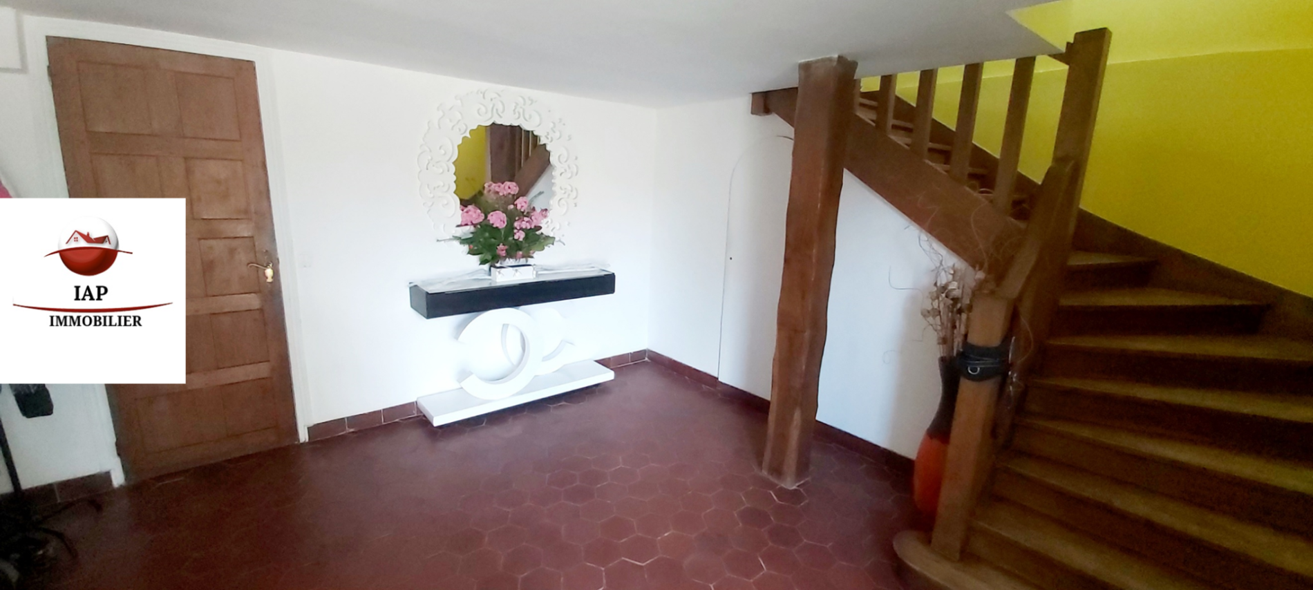 MAISON FAMILIALE  +  APPARTEMENT INDEPENDANT. AU COEUR D'ORGERUS