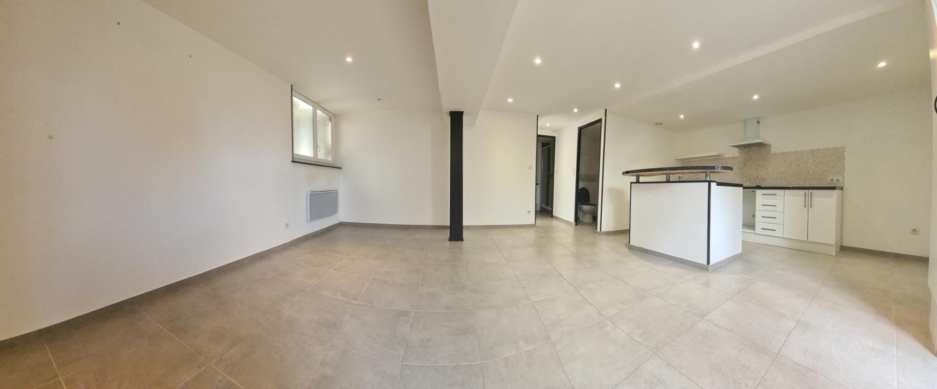 MAISON FAMILIALE  +  APPARTEMENT INDEPENDANT. AU COEUR D'ORGERUS