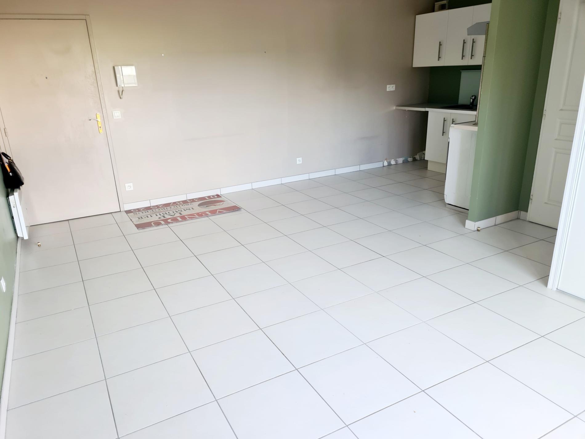 APPARTEMENT F2 A ORVILLIERS