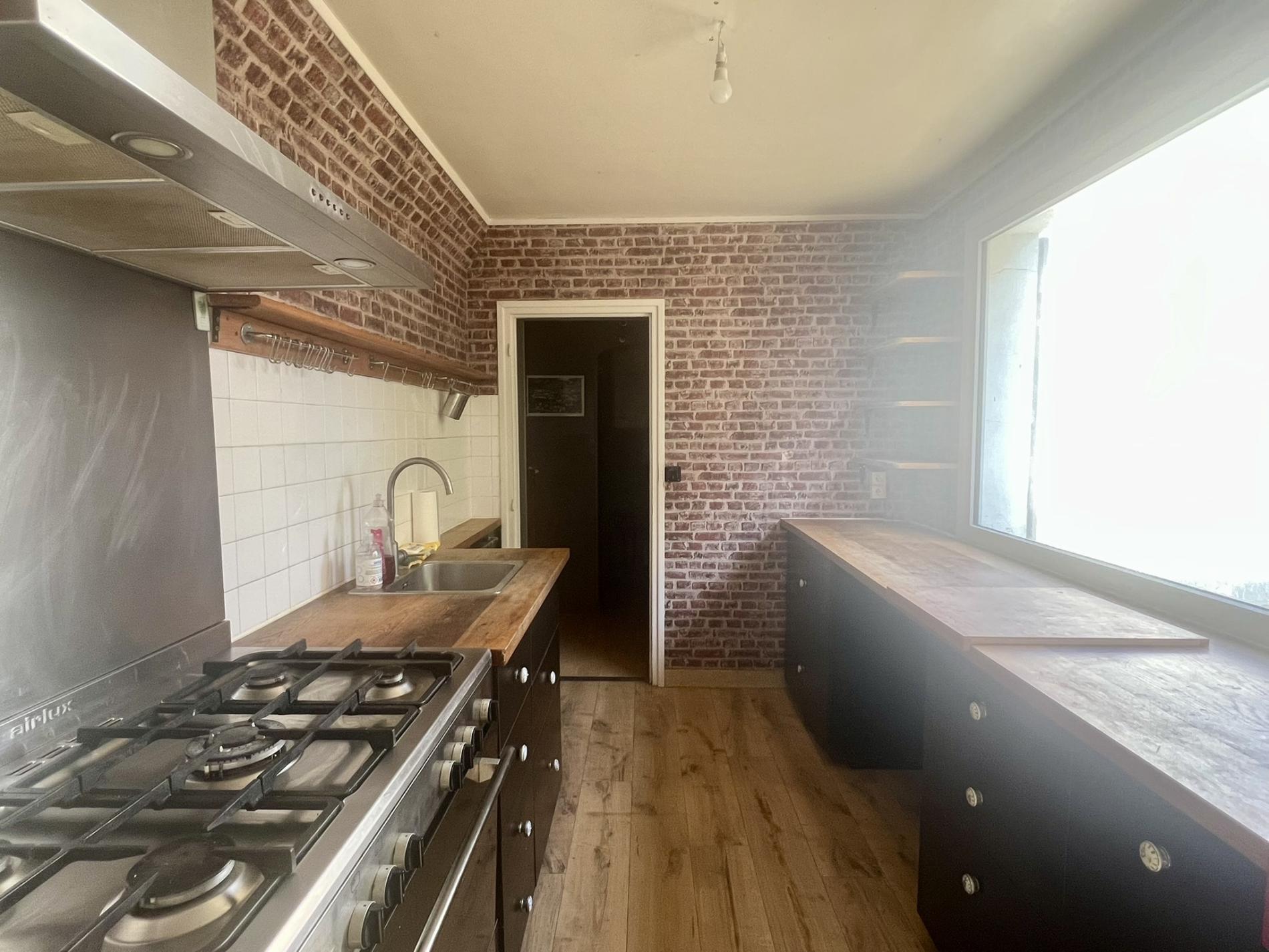 MAISON ANCIENNE. VOLUMES AGREABLES.