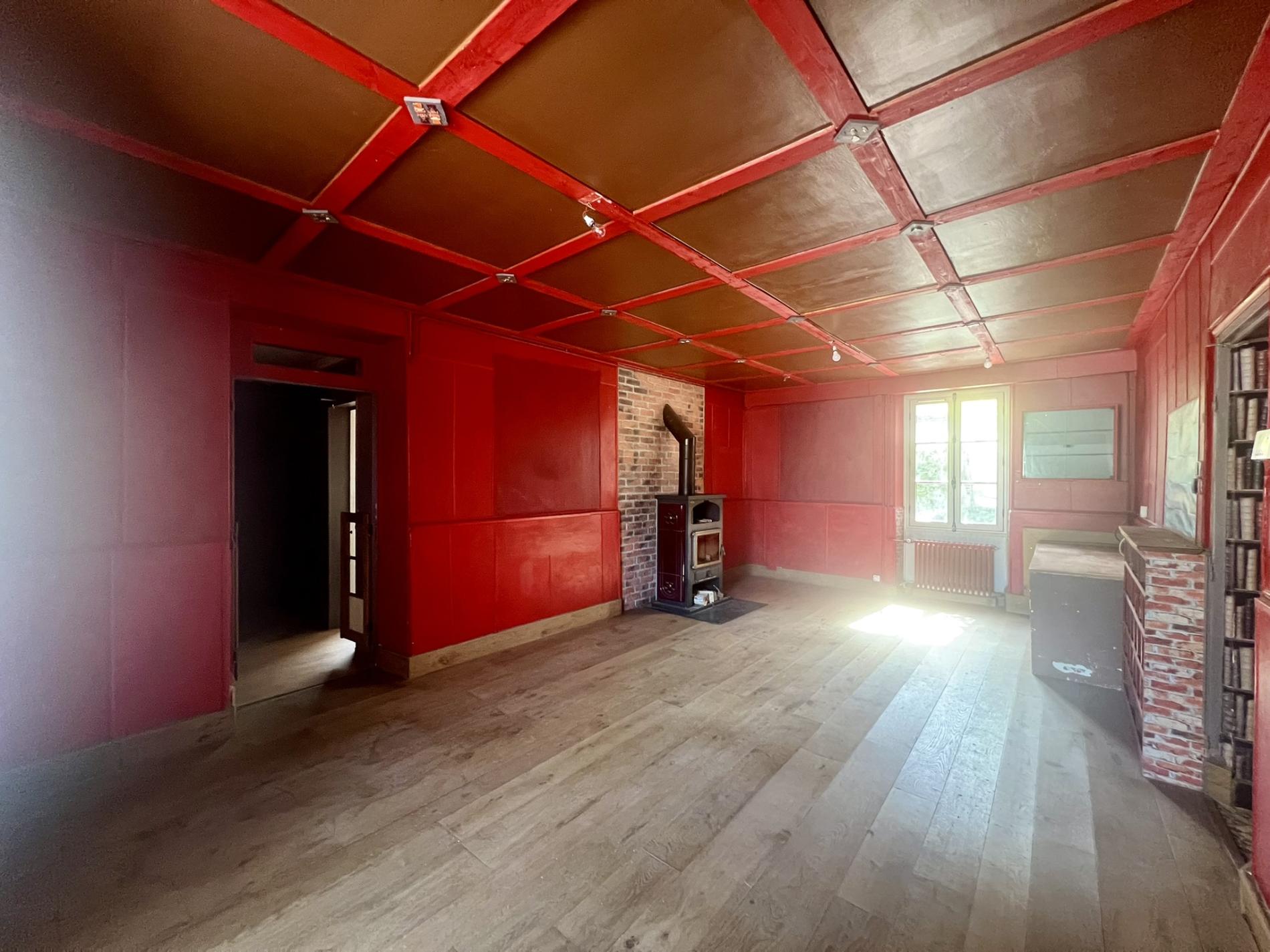 MAISON ANCIENNE. VOLUMES AGREABLES.