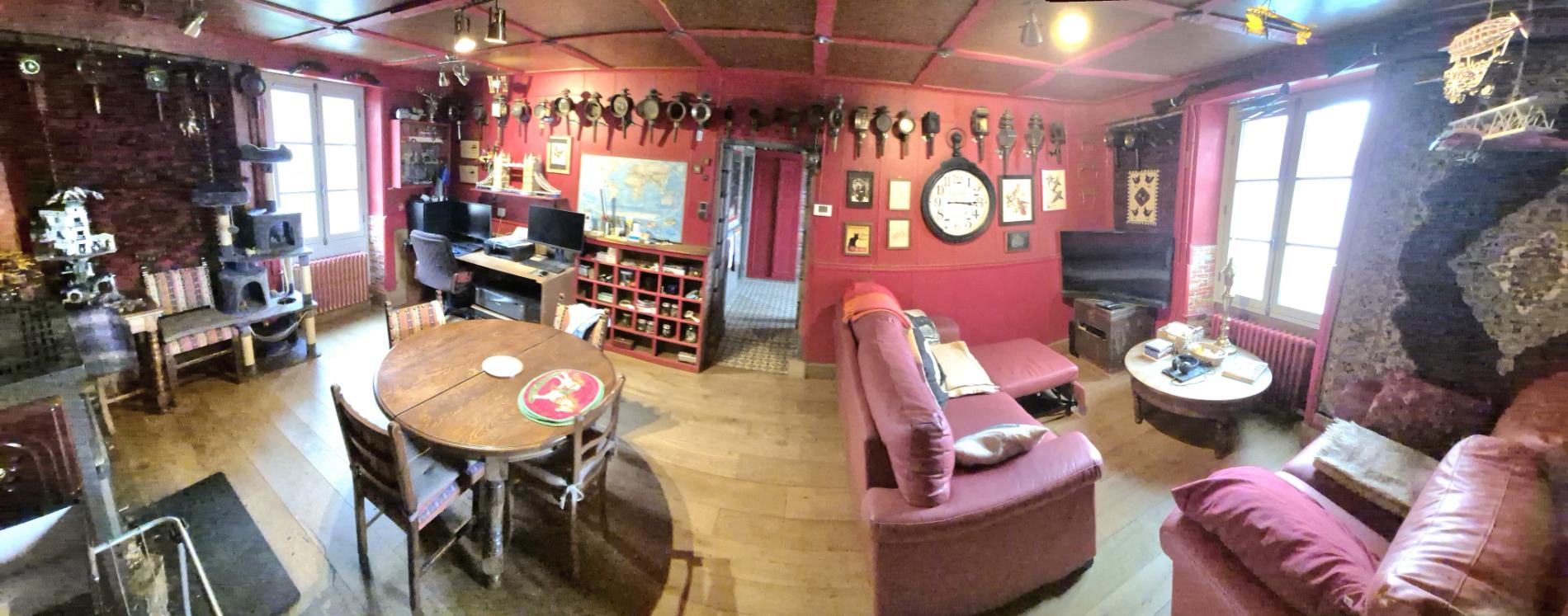 MAISON ANCIENNE. VOLUMES AGREABLES.