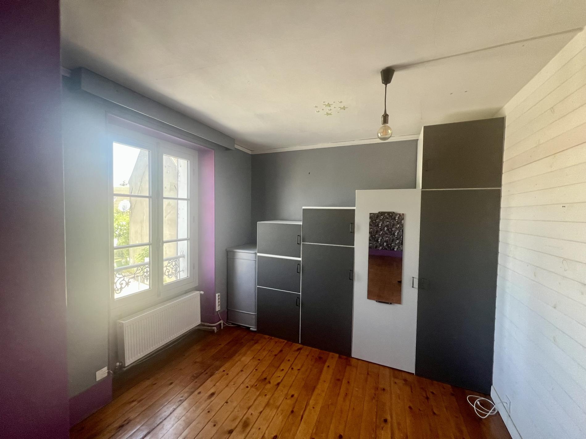 MAISON ANCIENNE. VOLUMES AGREABLES.