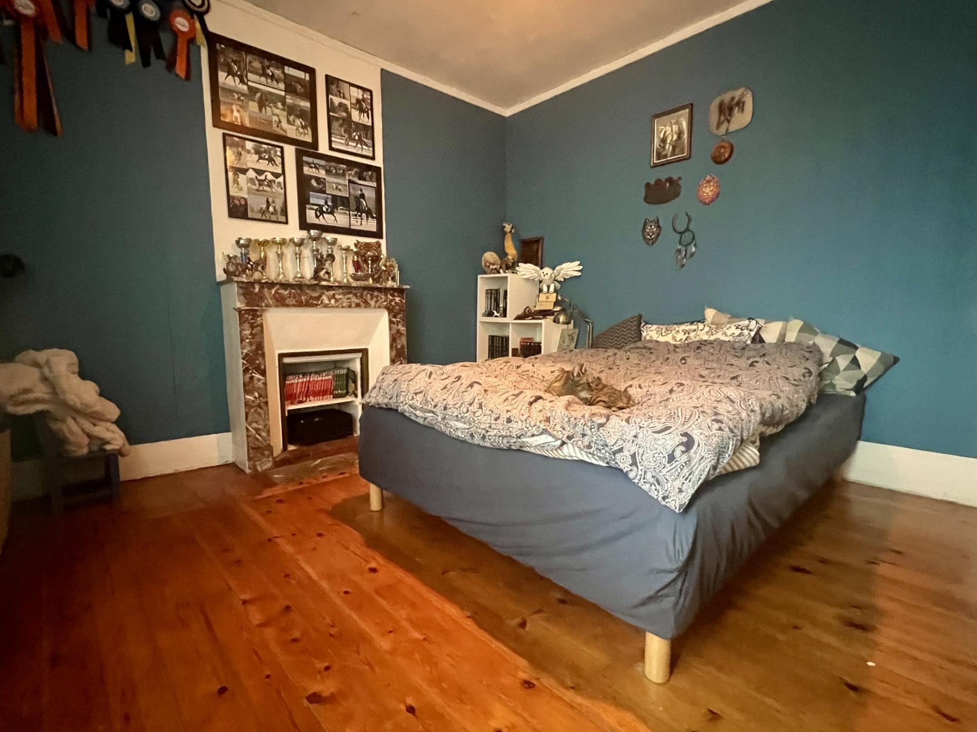 MAISON ANCIENNE. VOLUMES AGREABLES.