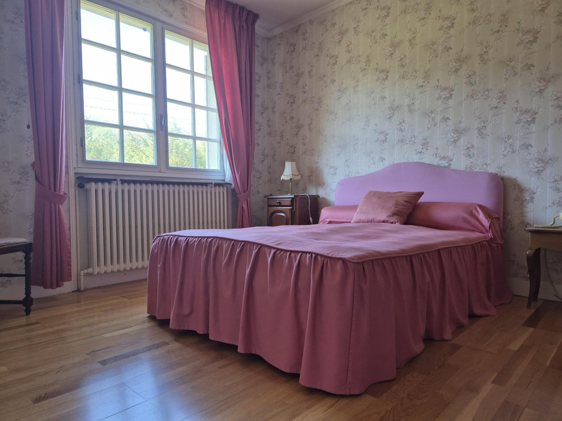 MAISON SPACIEUSE DE CONSTRUCTION TRADITIONNELLE