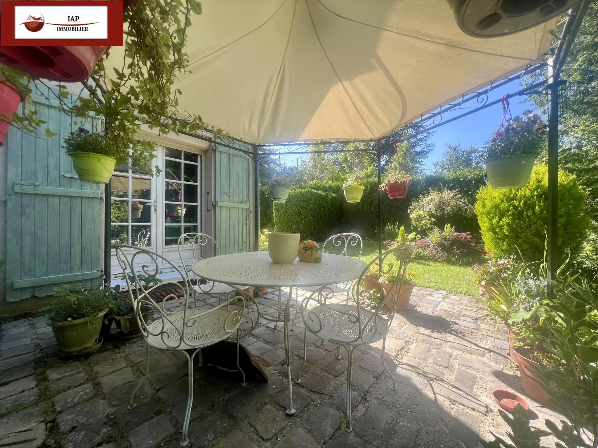 MAISON PLEINE DE CHARME. IDEALEMENT SITUEE