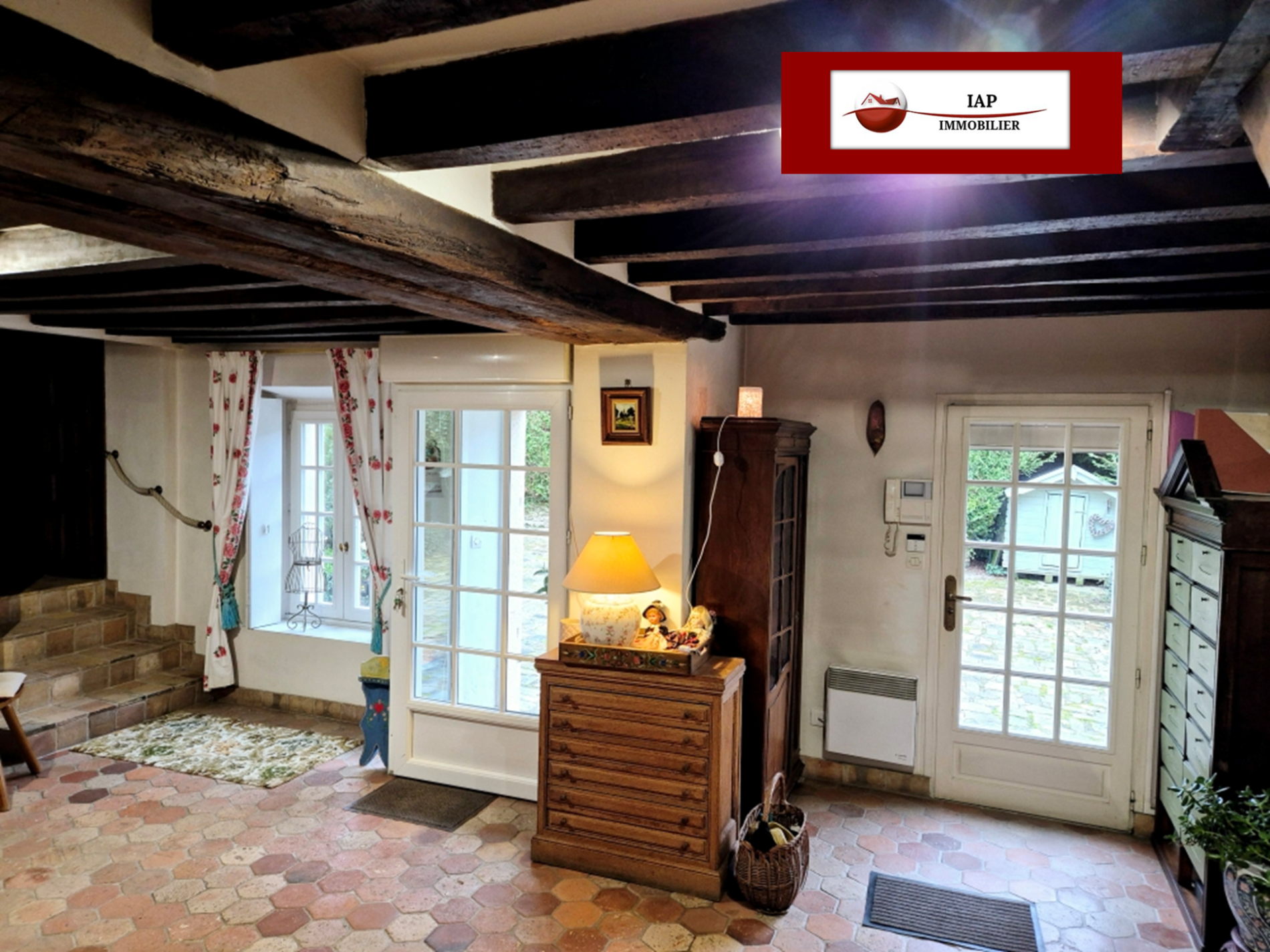 MAISON PLEINE DE CHARME. IDEALEMENT SITUEE