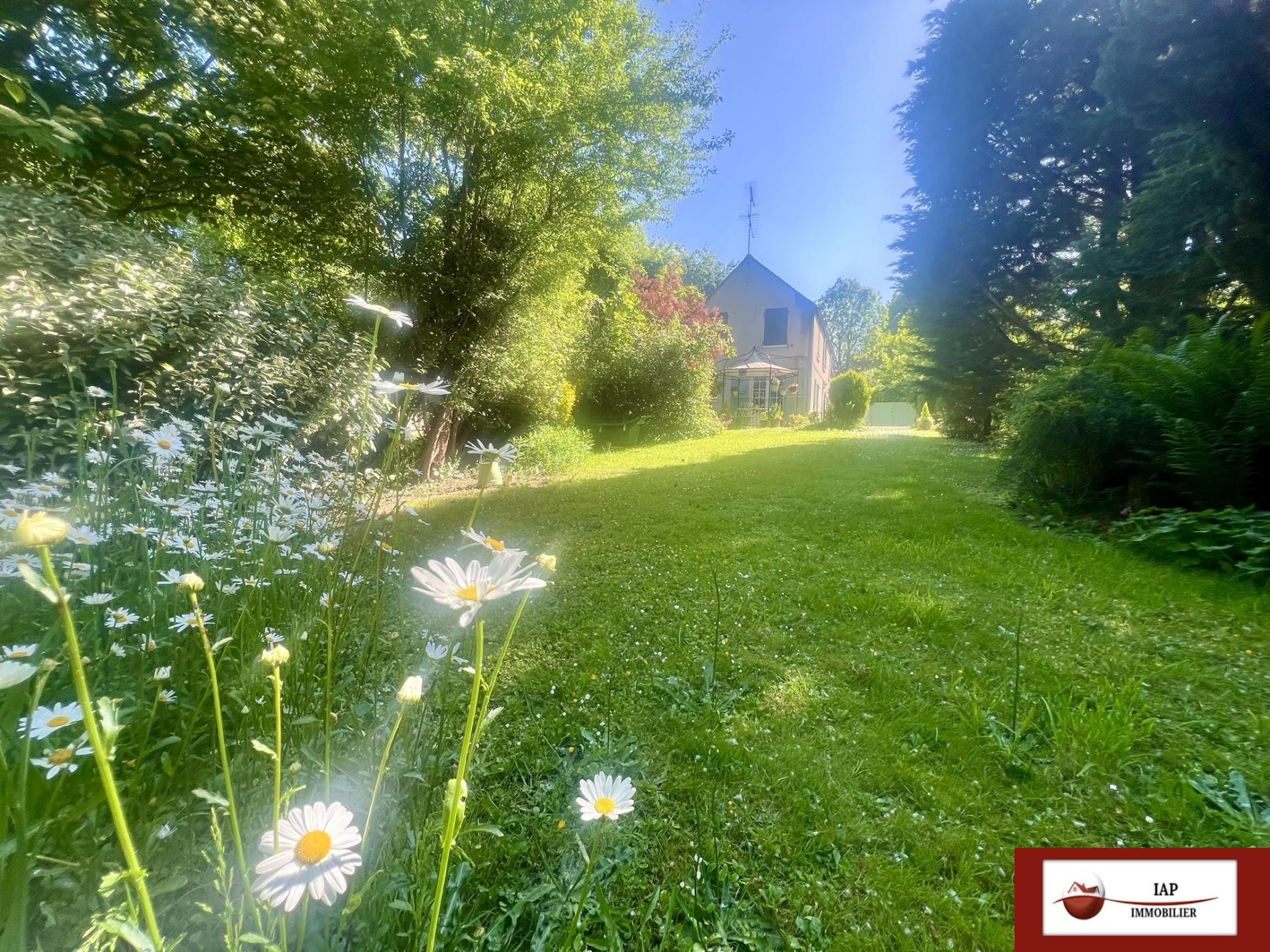 MAISON PLEINE DE CHARME. IDEALEMENT SITUEE