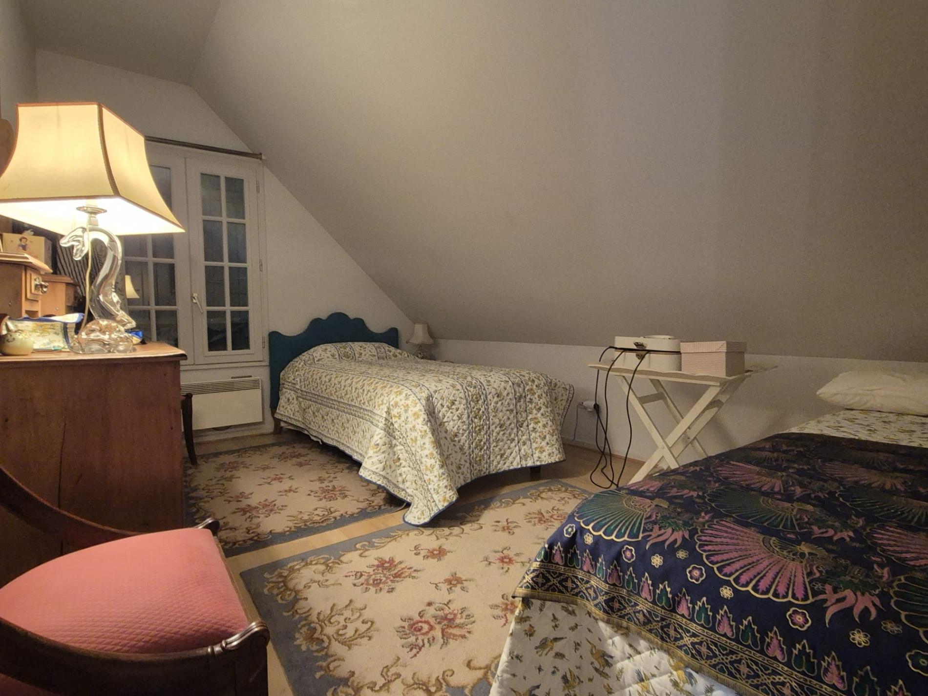 MAISON PLEINE DE CHARME. IDEALEMENT SITUEE