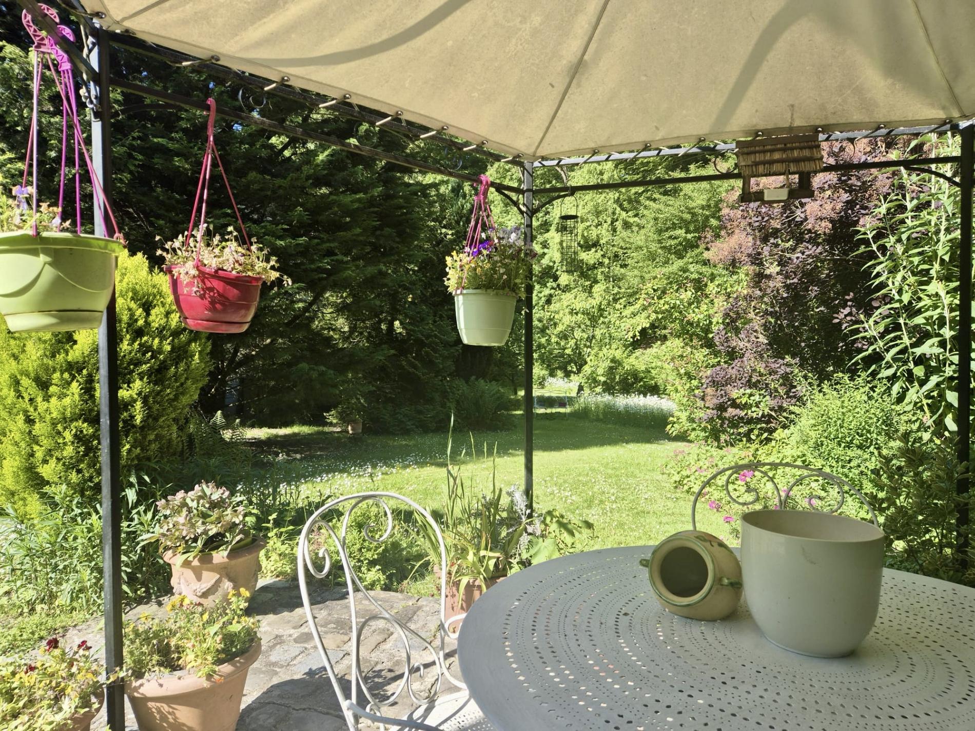 MAISON PLEINE DE CHARME. IDEALEMENT SITUEE