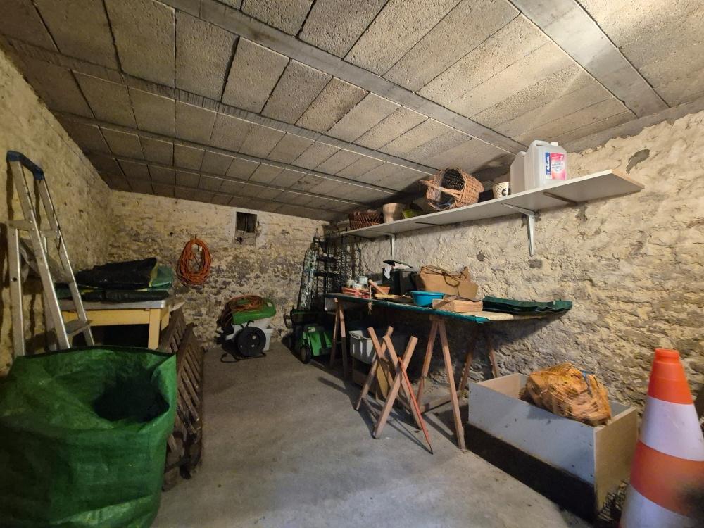 MAISON PLEINE DE CHARME. IDEALEMENT SITUEE