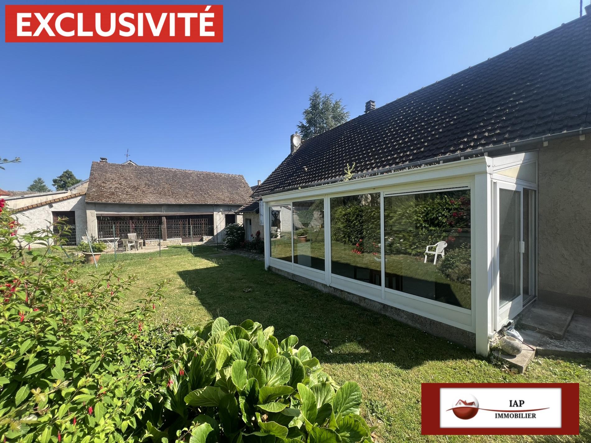 EXCLUSIVITE. ENSEMBLE DE 2 MAISONS. ORGERUS TOUT A PIED SUR 1191 M2