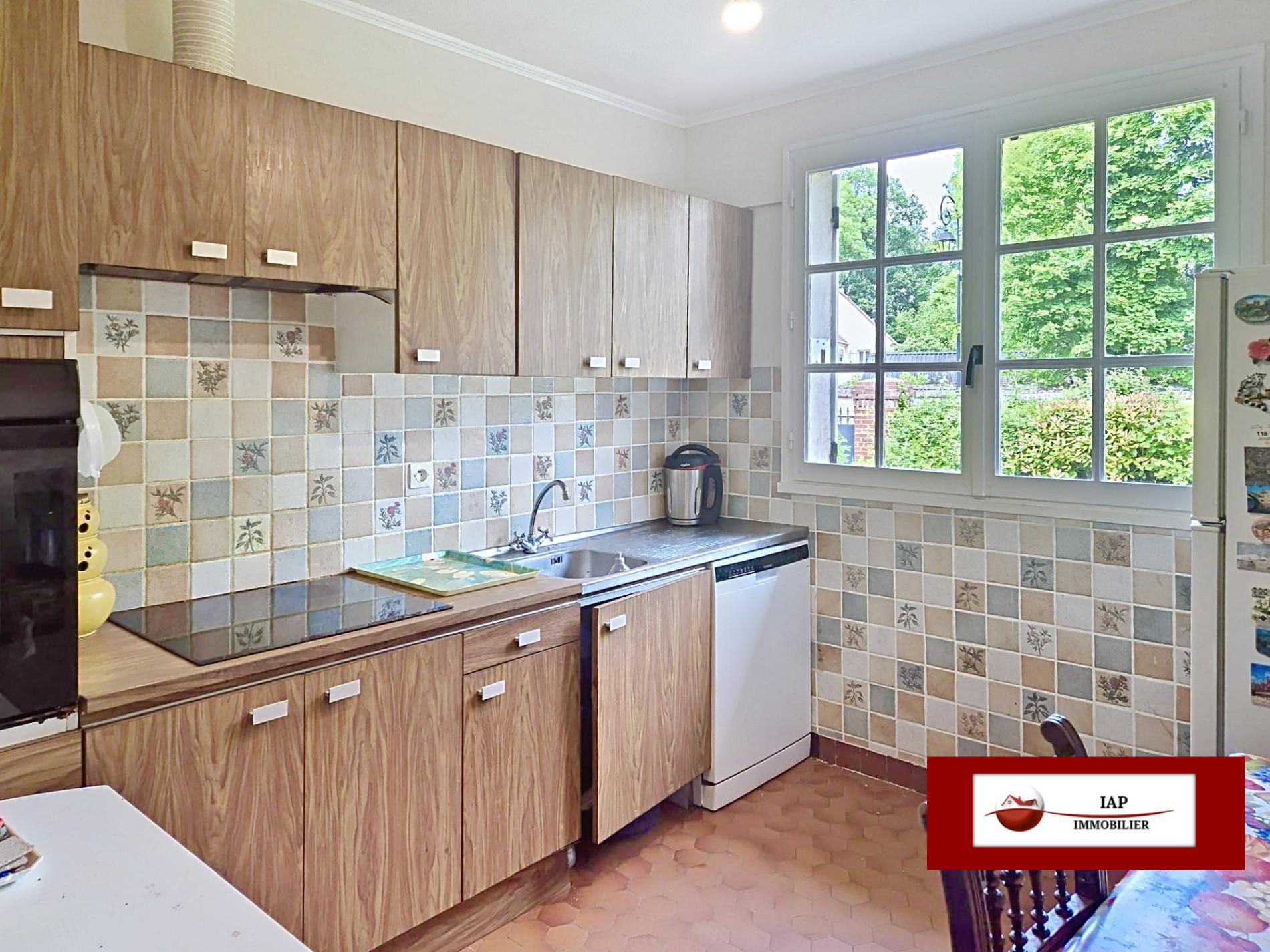 EXCLUSIVITE. ENSEMBLE DE 2 MAISONS. ORGERUS TOUT A PIED SUR 1191 M2