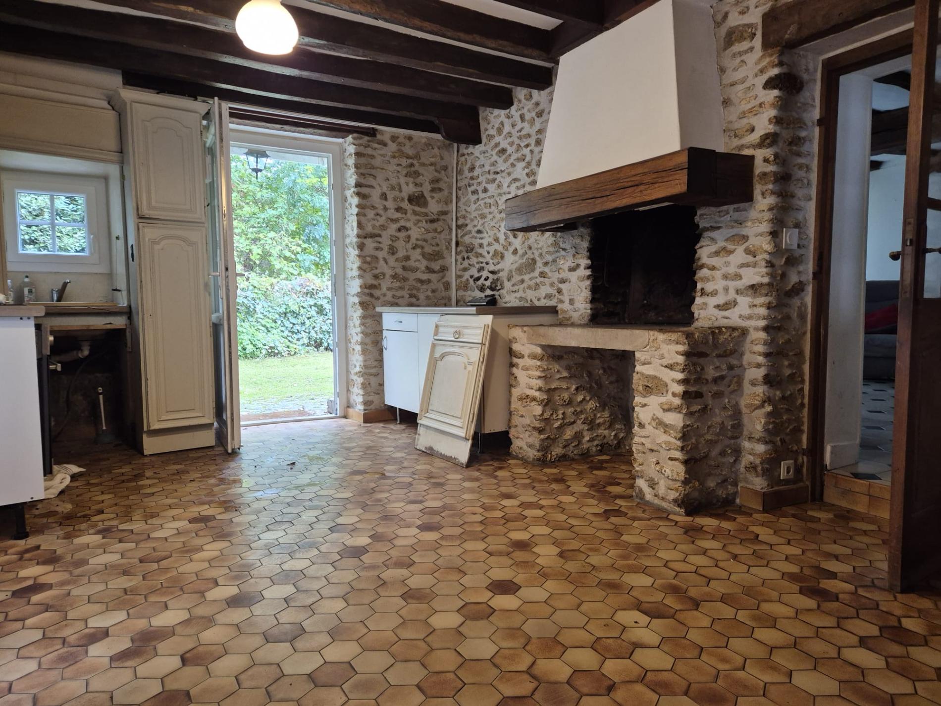 ENVIRONNEMENT CALME, GARE A PIED