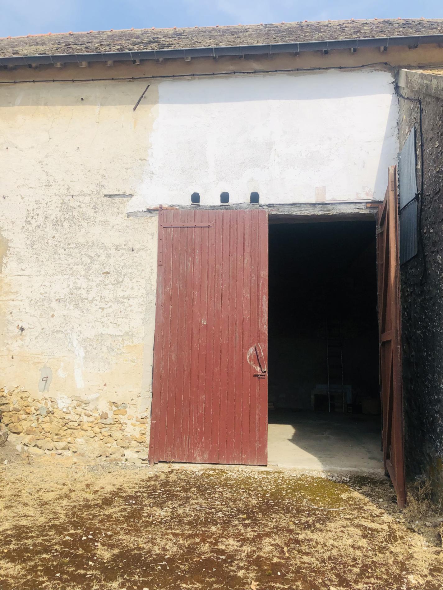 ORGERUS 2 KMS Grange à rénover ISSUE DE LA DIVISION D'UN CORPS DE FERME