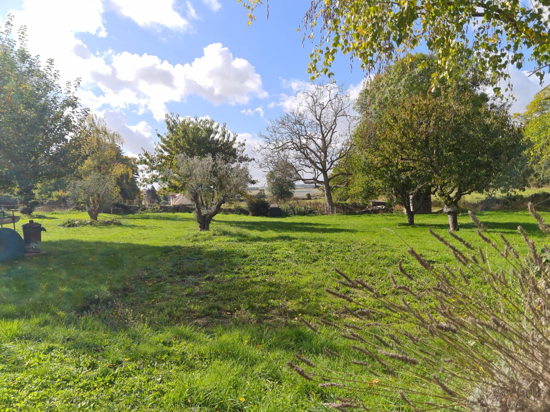 GRANGE A RENOVER. GRESSEY 78550