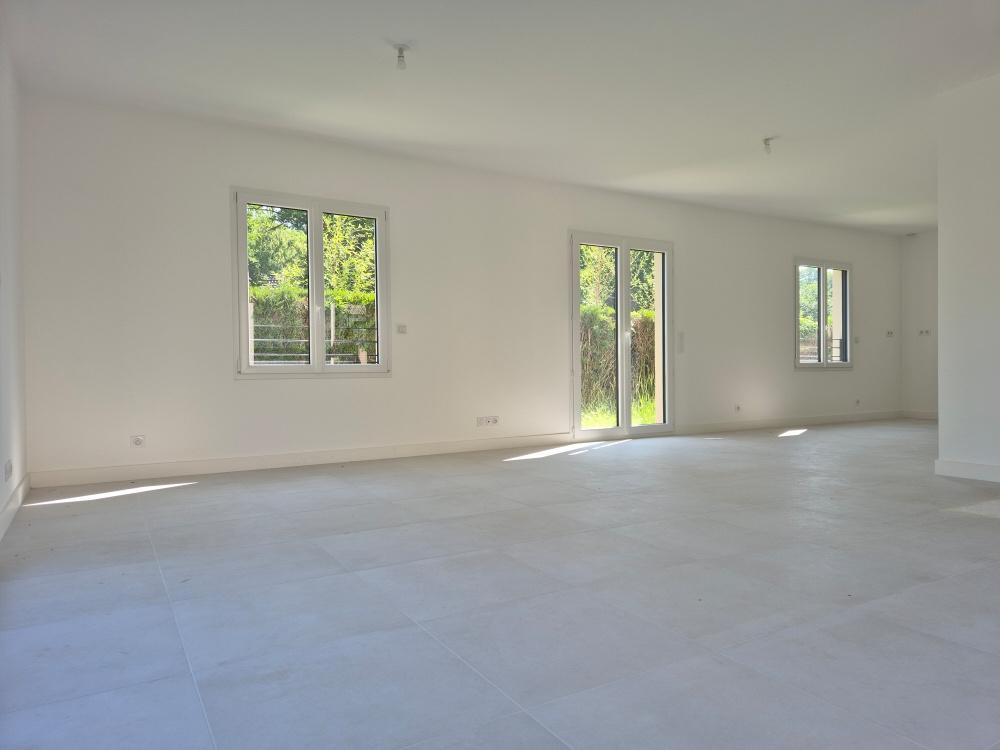 FRAIS DE NOTAIRE REDUITS.   MAISON NEUVE DE 2024, CENTRE VILLE de MONTFORT L'AMAURY A PIED