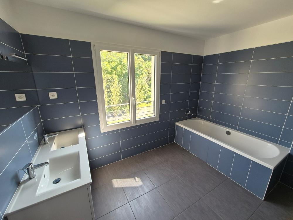 FRAIS DE NOTAIRE REDUITS.   MAISON NEUVE DE 2024, CENTRE VILLE de MONTFORT L'AMAURY A PIED