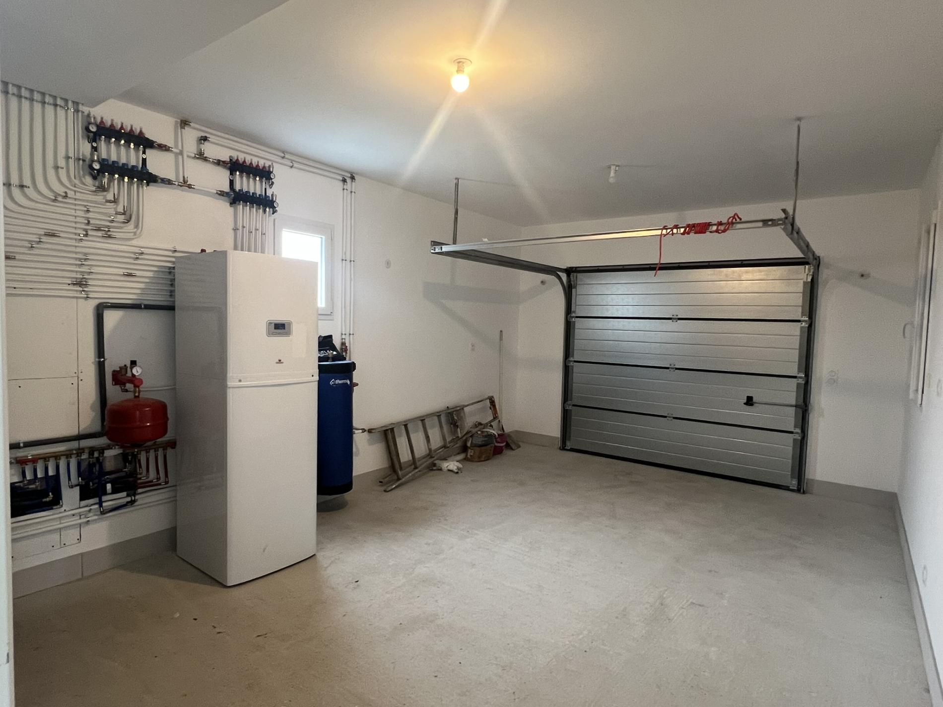 FRAIS DE NOTAIRE REDUITS.   MAISON NEUVE DE 2024, CENTRE VILLE de MONTFORT L'AMAURY A PIED