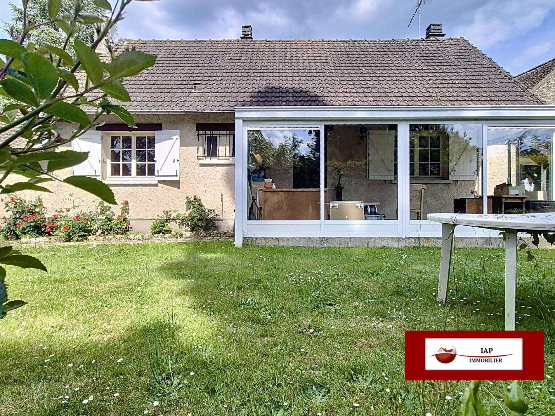 EXCLUSIVITE. ENSEMBLE DE 2 MAISONS. ORGERUS TOUT A PIED SUR 671 M2