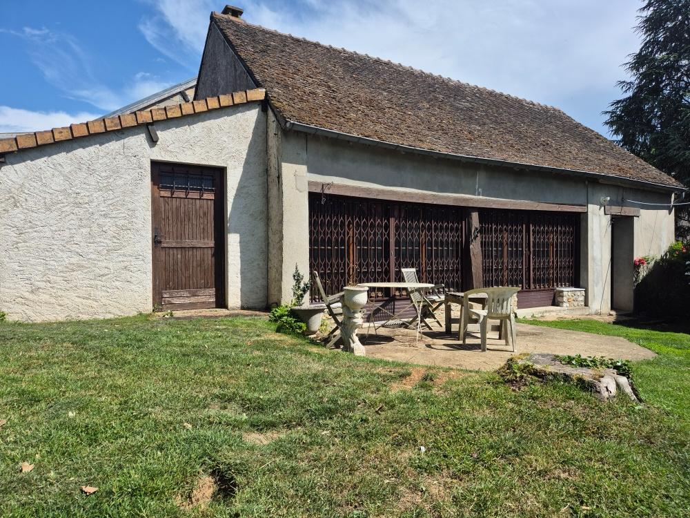 EXCLUSIVITE. ENSEMBLE DE 2 MAISONS. ORGERUS TOUT A PIED SUR 671 M2