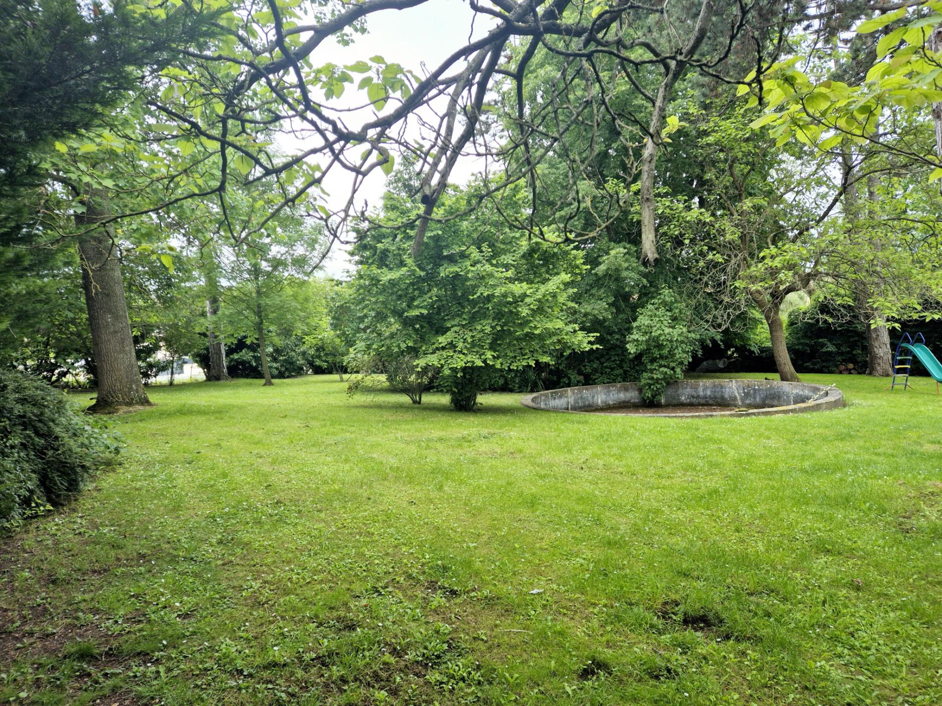 MAGNIFIQUE TERRAIN 1006 M2 A 3 Km D'ORGERUS