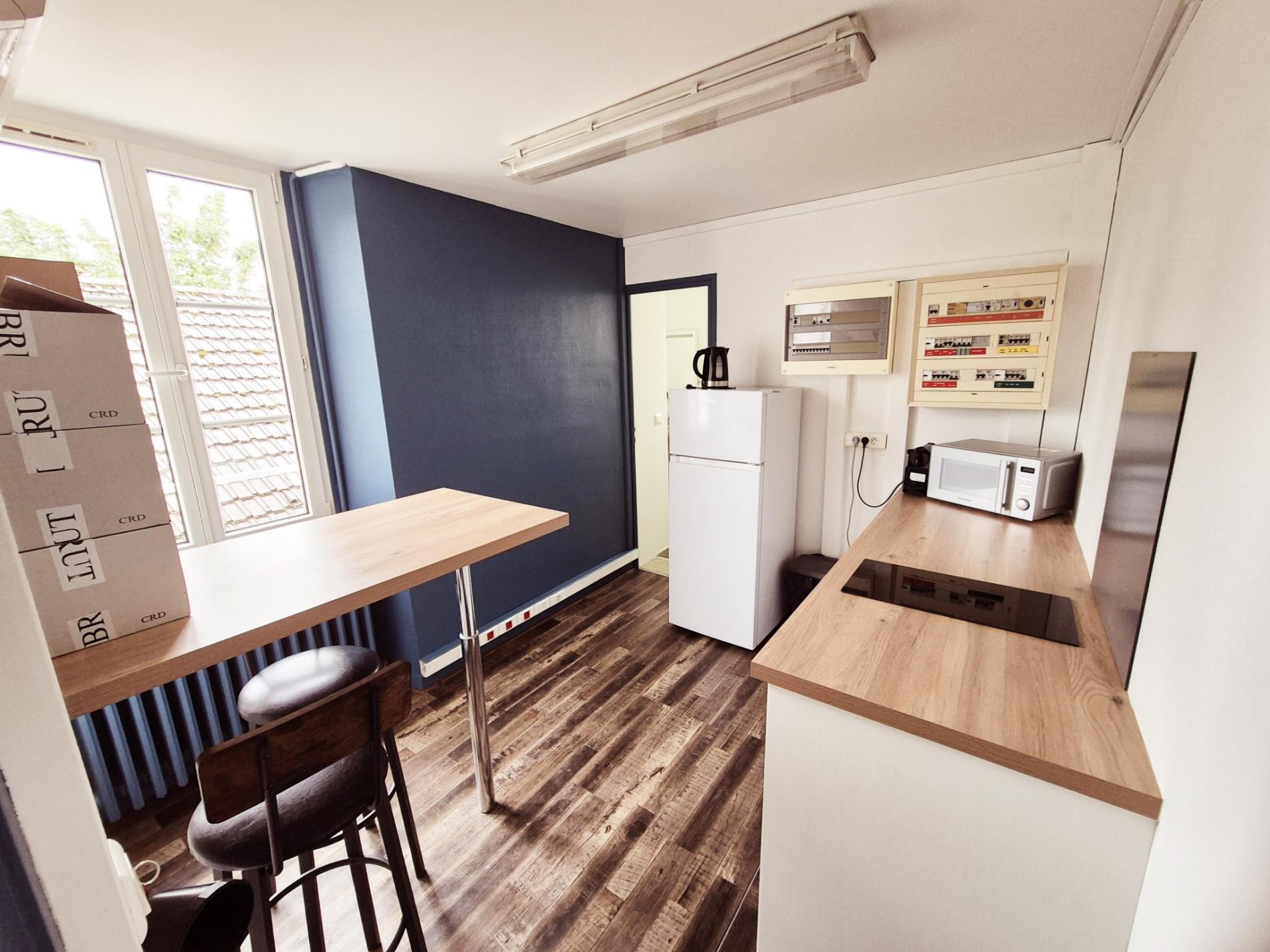 LOCAL COMMERCIAL ORGERUS CENTRE