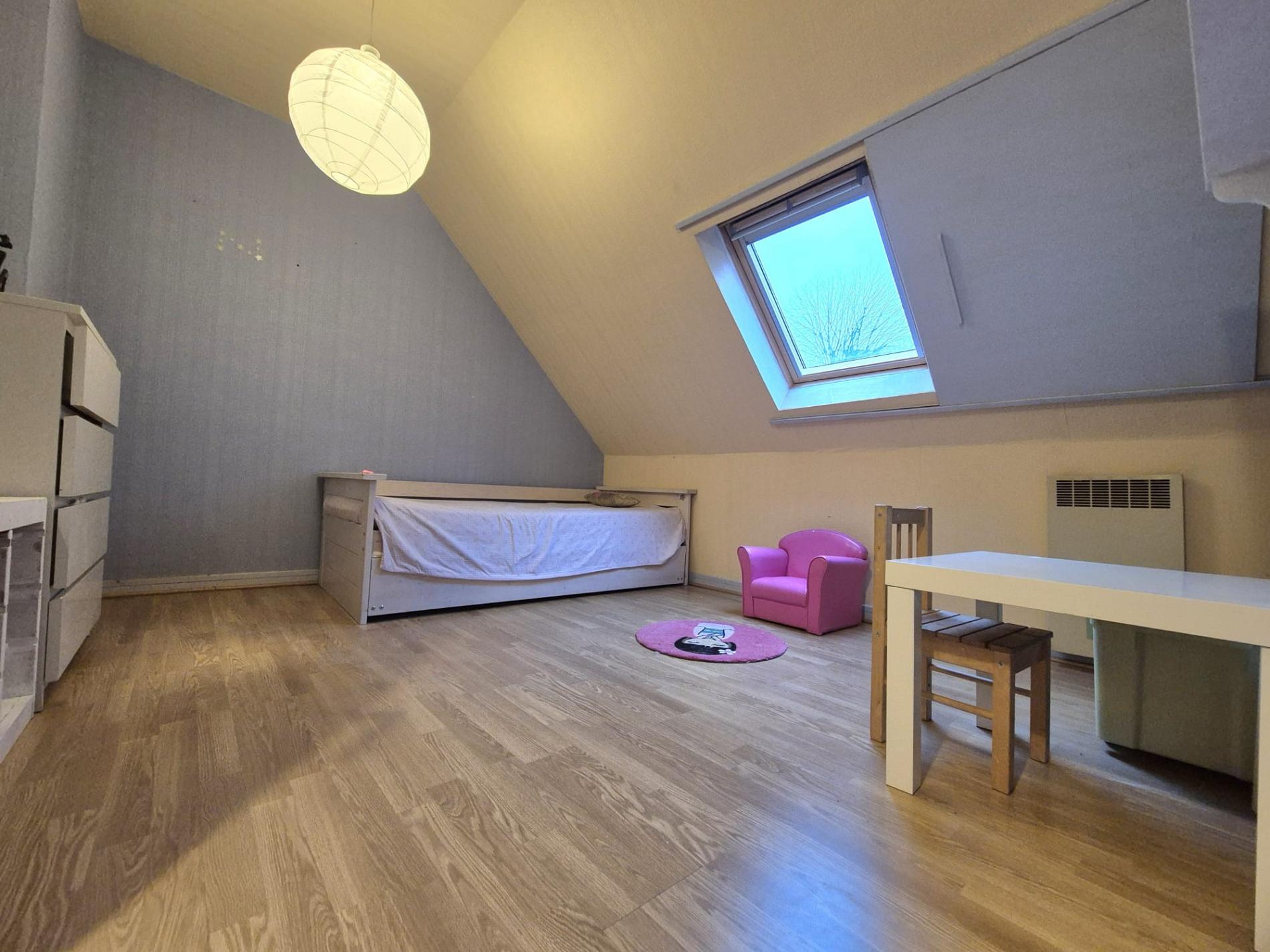 A 3 Km d'ORGERUS OU DE THOIRY MAISON + Studio ou 2 Pièces