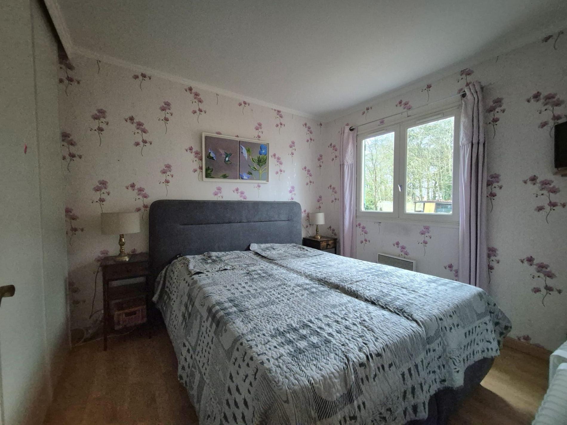 A 3 Km d'ORGERUS OU DE THOIRY MAISON + Studio ou 2 Pièces