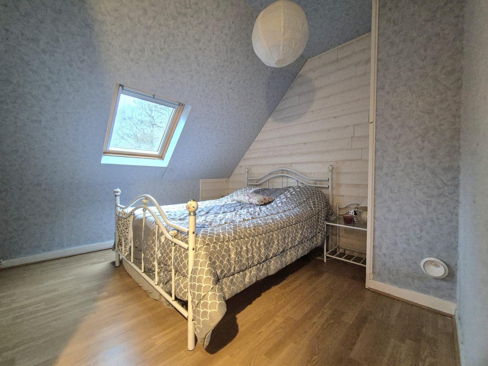 A 3 Km d'ORGERUS OU DE THOIRY MAISON + Studio ou 2 Pièces