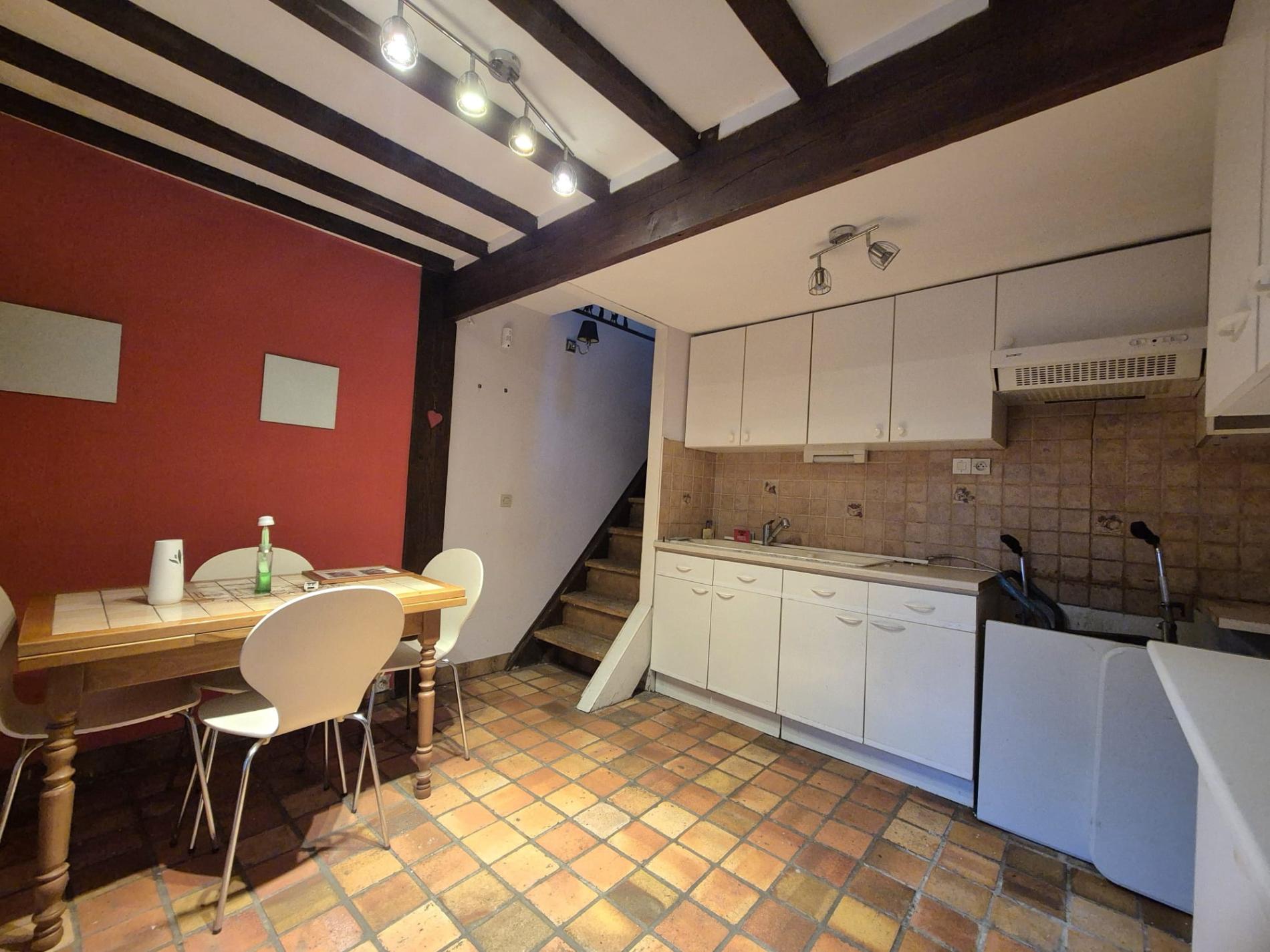 A 3 Km d'ORGERUS OU DE THOIRY MAISON + Studio ou 2 Pièces