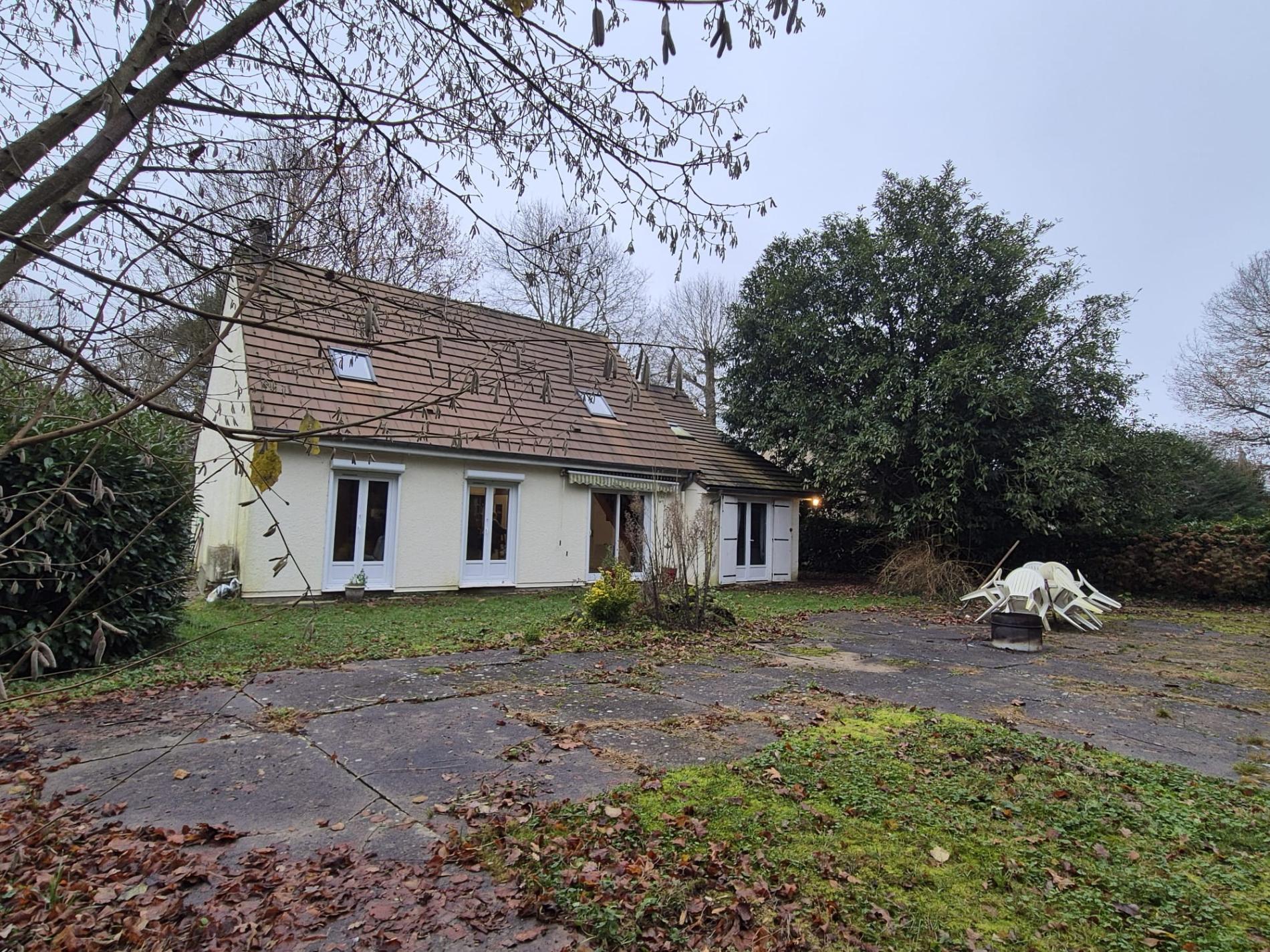A 3 Km d'ORGERUS OU DE THOIRY MAISON + Studio ou 2 Pièces