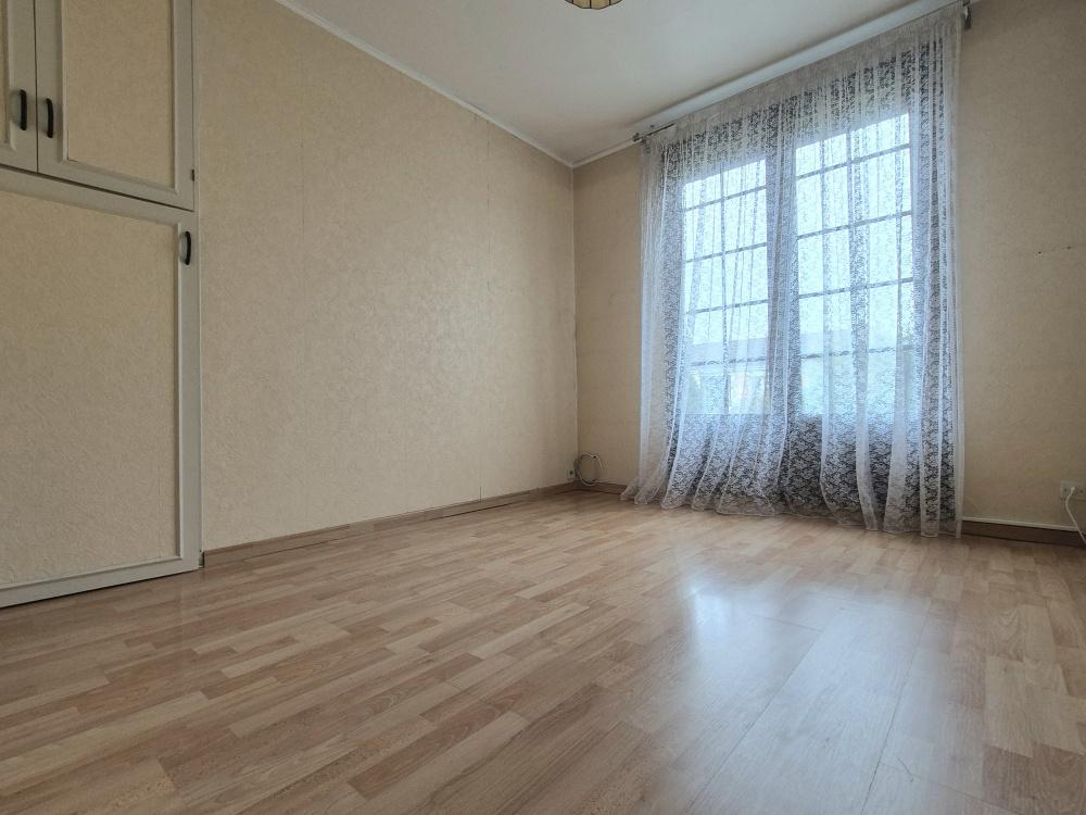 CENTRE ORGERUS. AGREABLE MAISON SOUS-SOL TOTAL TOUT A PIED