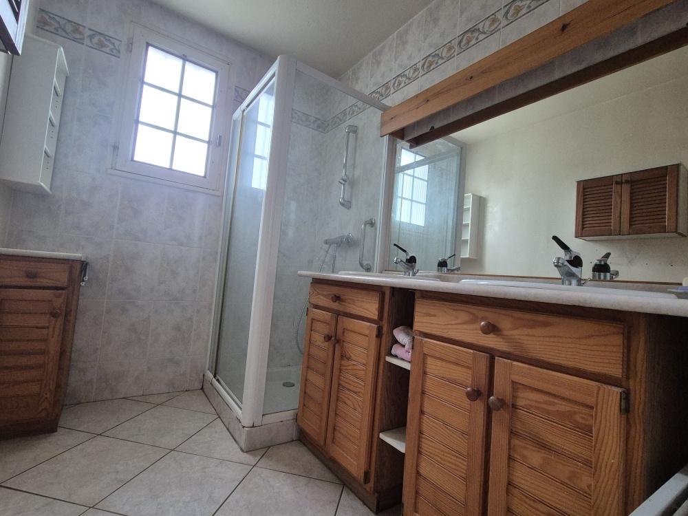 CENTRE ORGERUS. AGREABLE MAISON SOUS-SOL TOTAL TOUT A PIED