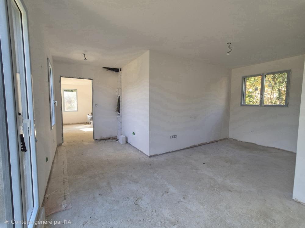 4 MAISONS A TERMINER IDEALEMENT SITUEES AU CENTRE DU VILLAGE / AU CALME