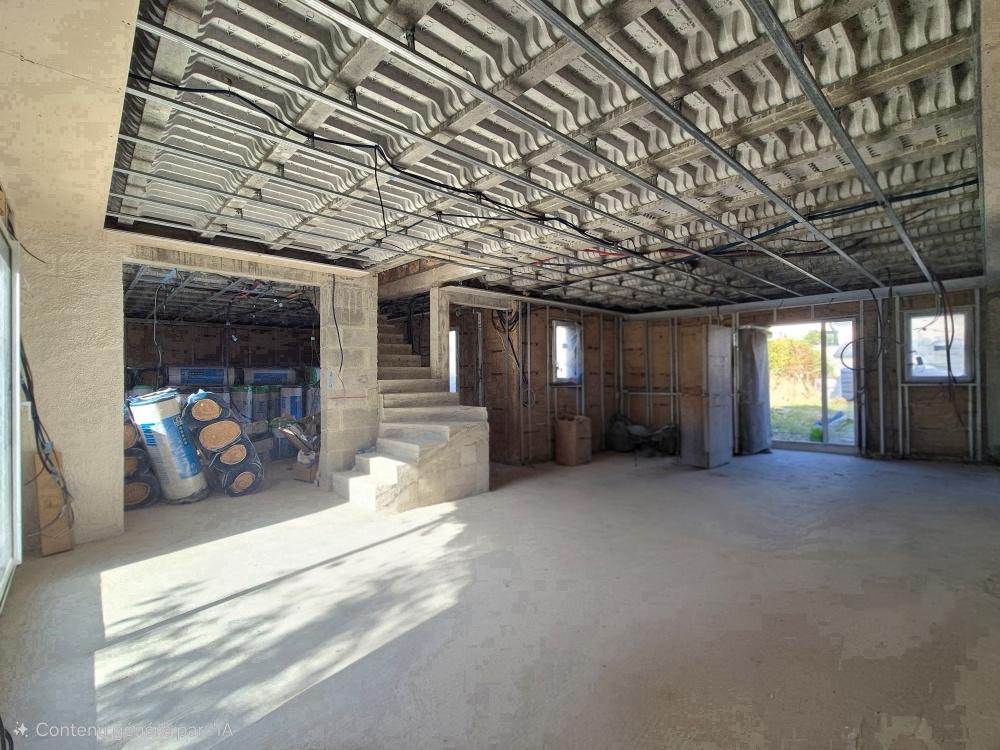 4 MAISONS A TERMINER IDEALEMENT SITUEES AU CENTRE DU VILLAGE / AU CALME