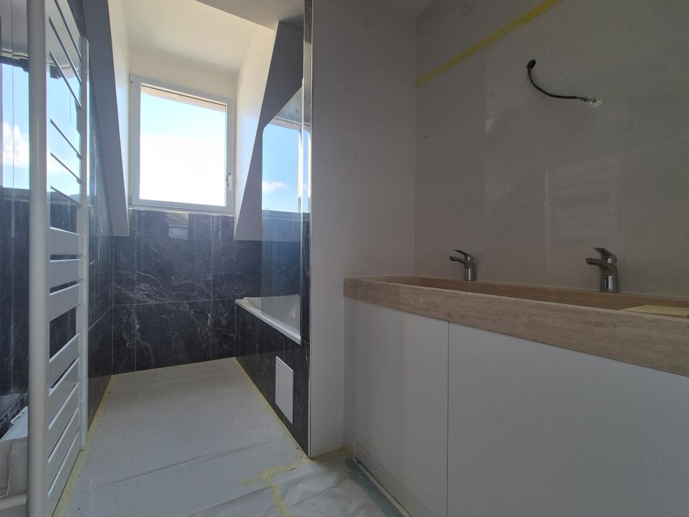 4 MAISONS A TERMINER IDEALEMENT SITUEES AU CENTRE DU VILLAGE / AU CALME