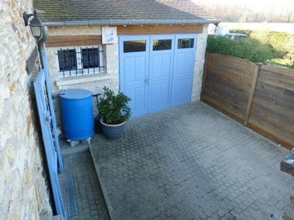 SECTEUR THOIRY. MAISON EN PIERRE  AU CALME ABSOLU