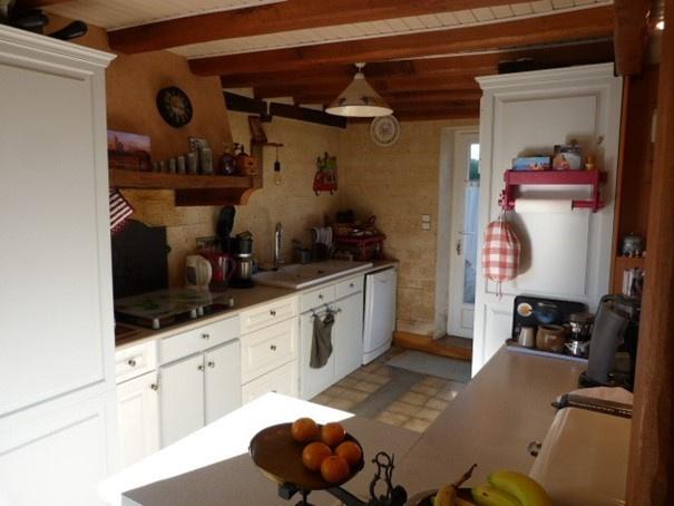 SECTEUR THOIRY. MAISON EN PIERRE  AU CALME ABSOLU