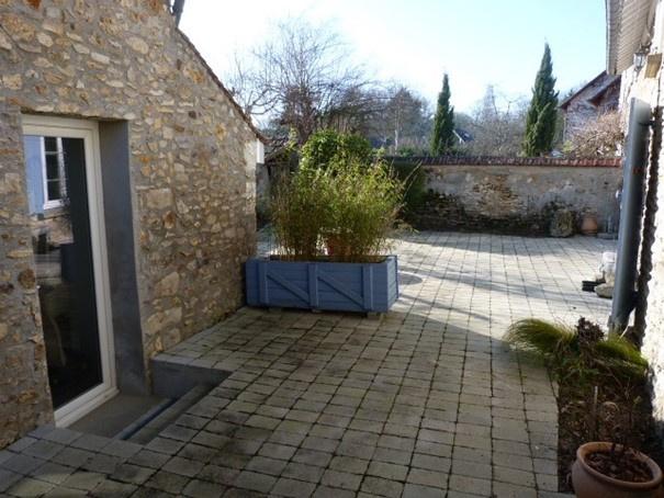 SECTEUR THOIRY. MAISON EN PIERRE  AU CALME ABSOLU