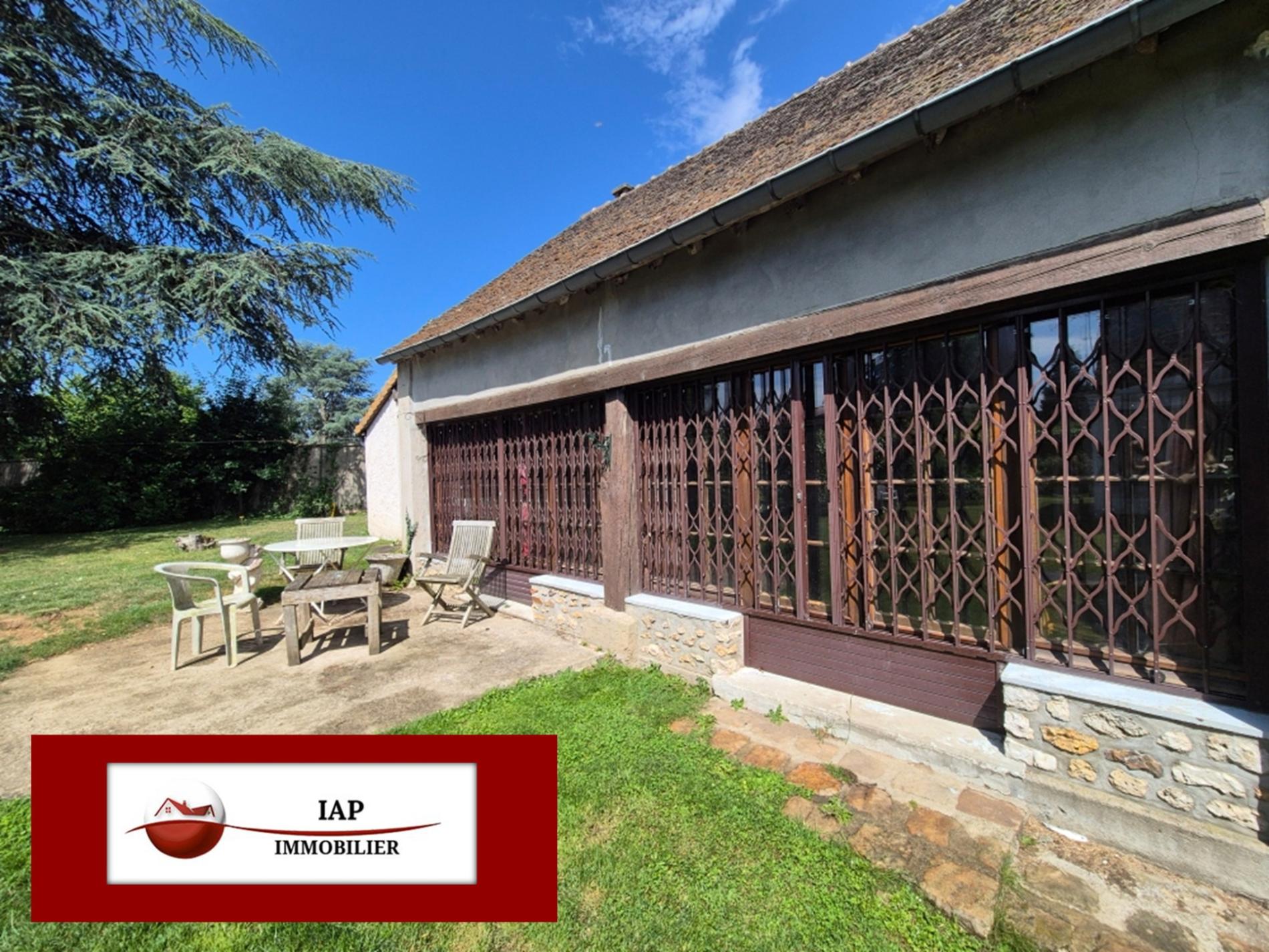 EXCLUSIVITE. ENSEMBLE DE 2 MAISONS. ORGERUS TOUT A PIED SUR 671 M2