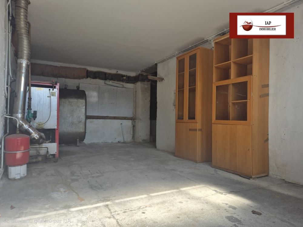 MAISON DE VILLE AVEC PETITE TERRASSE