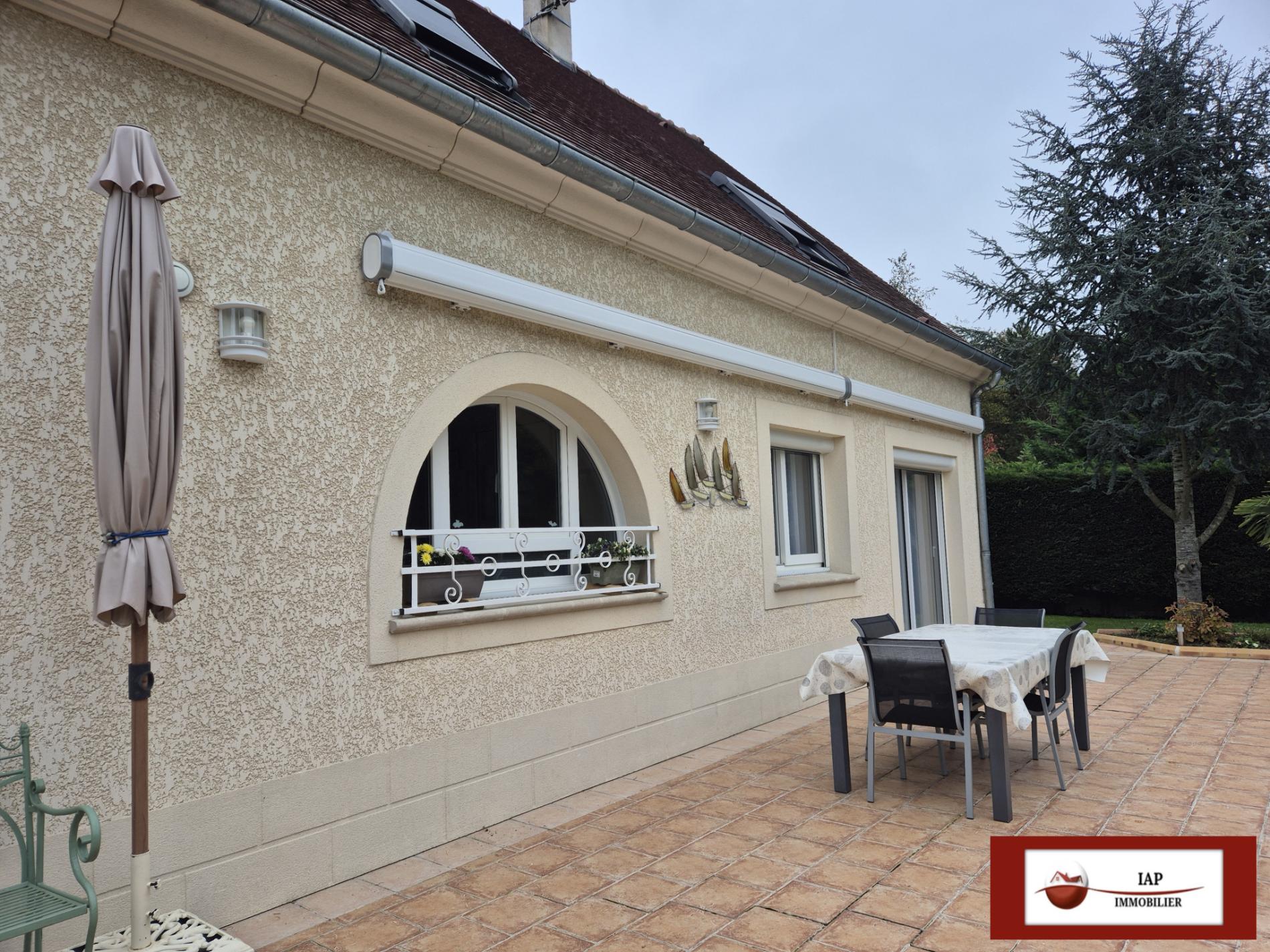 MAISON FAMILIALE DE CONSTRUCTION TRADITIONELLE SUR SOUS-SOL TOTAL