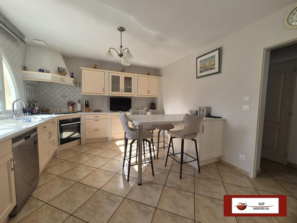 MAISON FAMILIALE DE CONSTRUCTION TRADITIONELLE SUR SOUS-SOL TOTAL