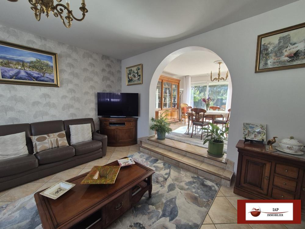 MAISON FAMILIALE DE CONSTRUCTION TRADITIONELLE SUR SOUS-SOL TOTAL