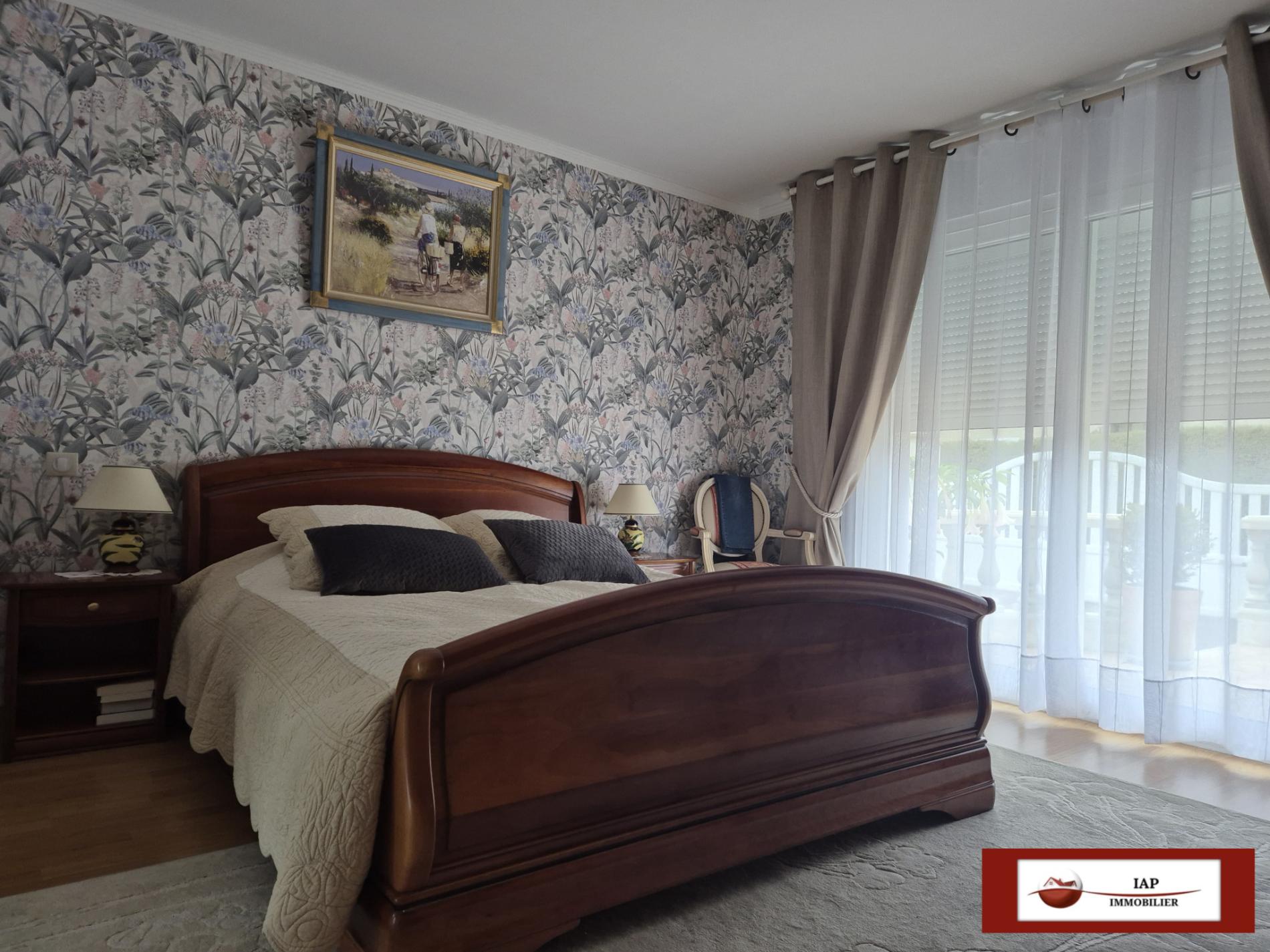 MAISON FAMILIALE DE CONSTRUCTION TRADITIONELLE SUR SOUS-SOL TOTAL