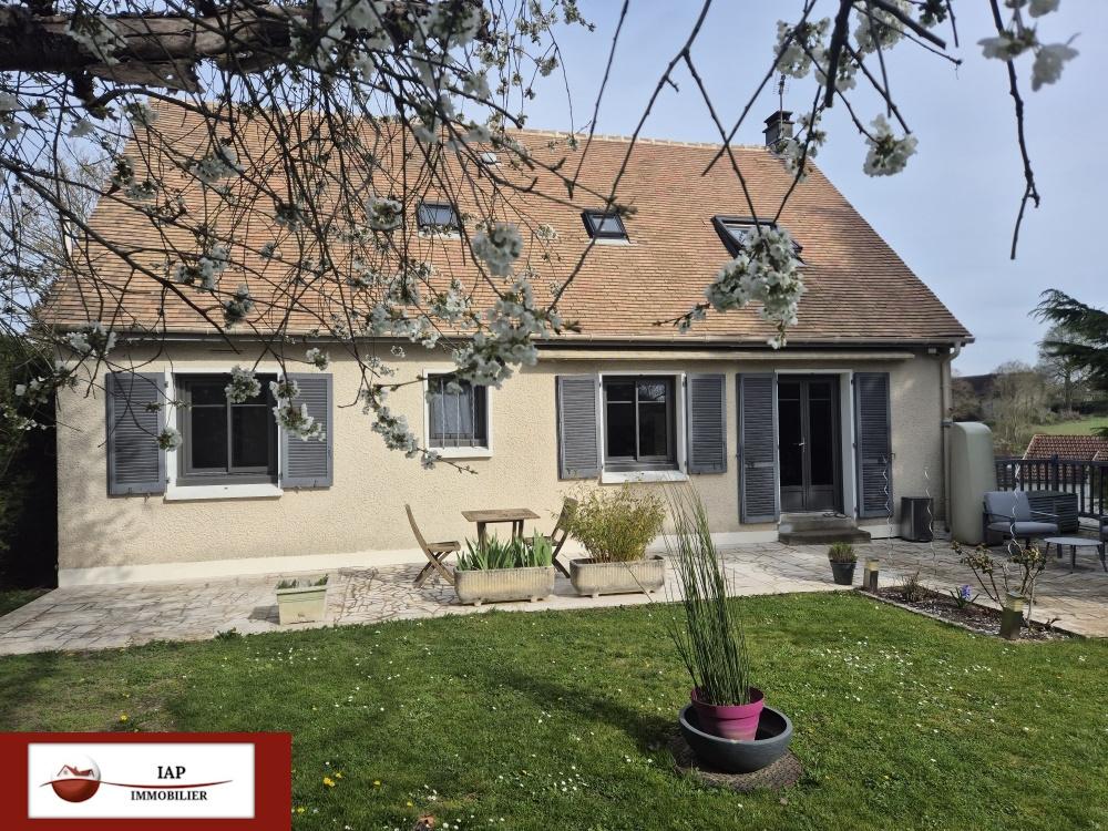 Orgerus 3 KM. Maison agréable et lumineuse. S/SOL TOTAL