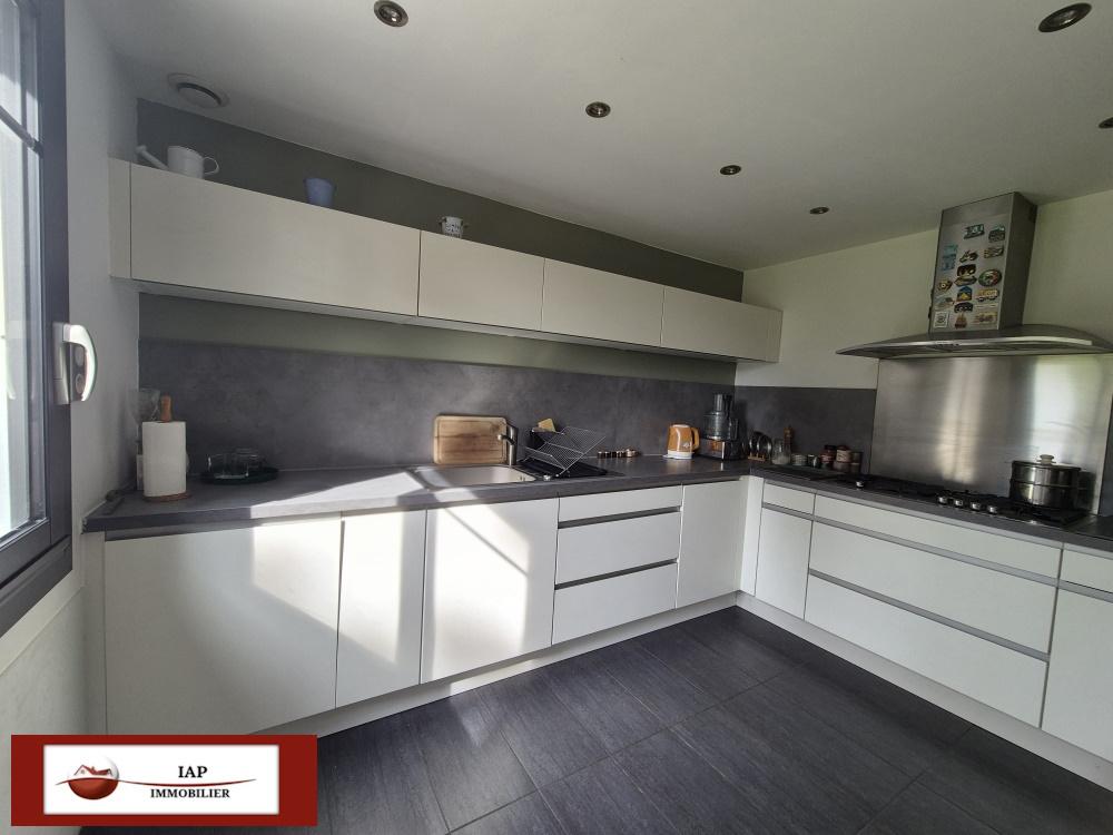 Orgerus 3 KM. Maison agréable et lumineuse. S/SOL TOTAL