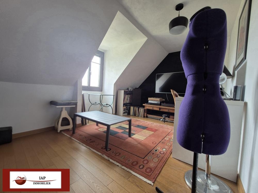 Orgerus 3 KM. Maison agréable et lumineuse. S/SOL TOTAL